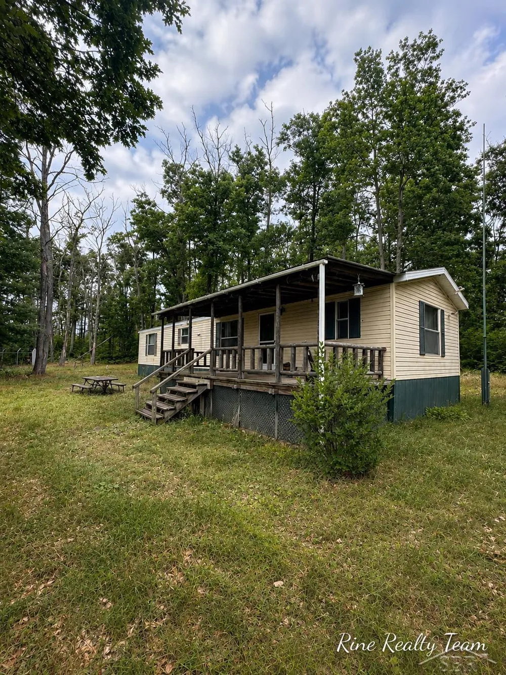 1385 Allard Acres Trail Albert Township, MI 49751