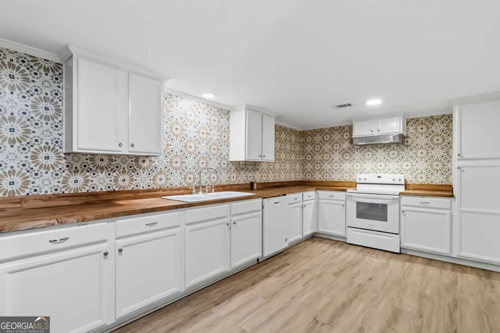 6748 Brandon Mill RD Sandy Springs, GA 30328