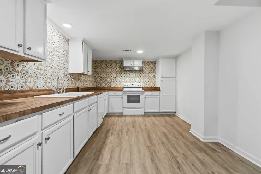 6748 Brandon Mill RD Sandy Springs, GA 30328