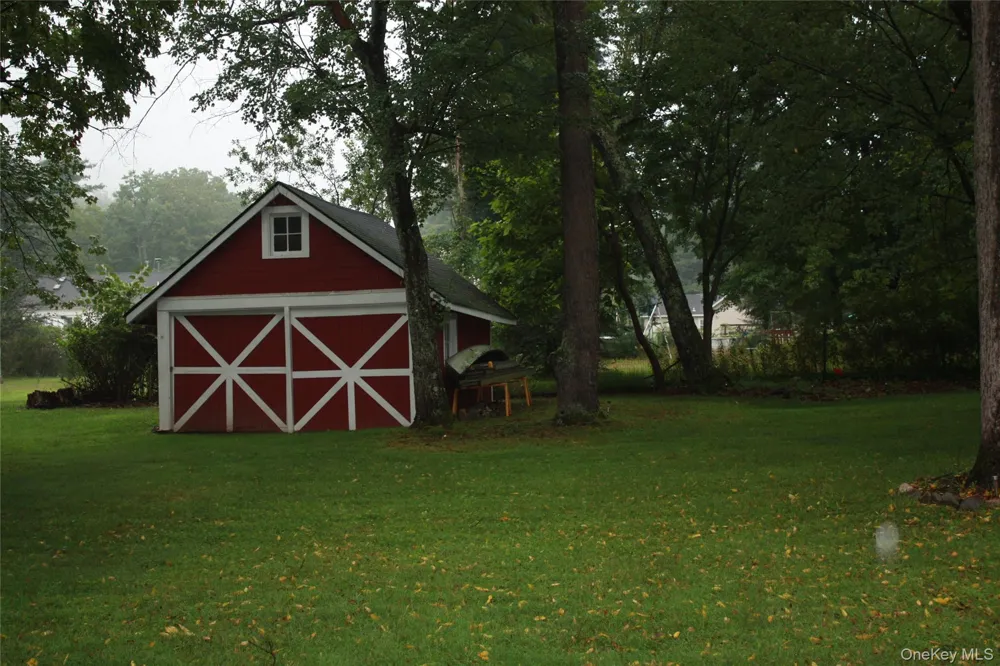 17 Benton Drive Cuddebackville, NY 12729