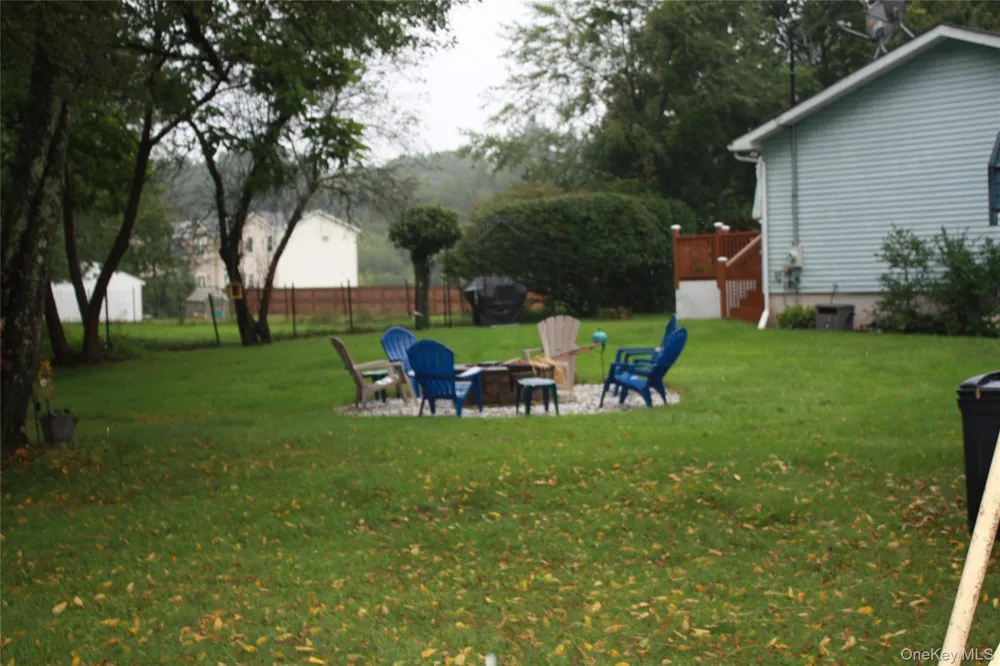 17 Benton Drive Cuddebackville, NY 12729