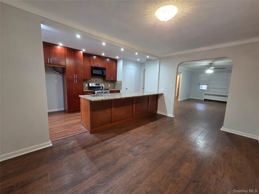 2129 Muliner Avenue Bronx, NY 10462