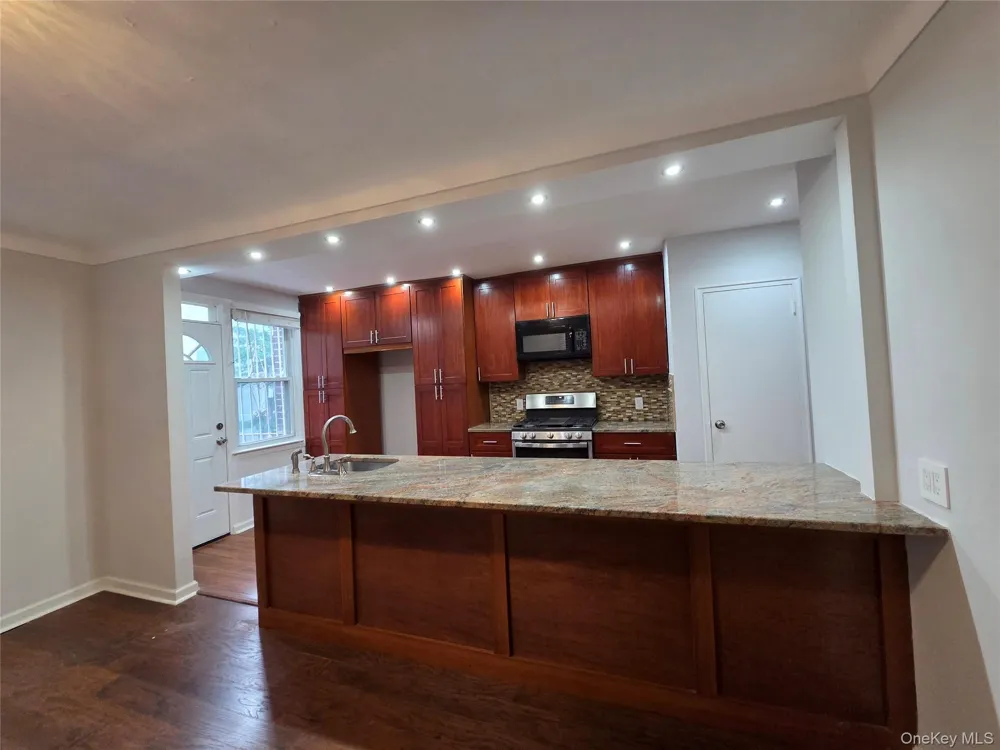 2129 Muliner Avenue Bronx, NY 10462