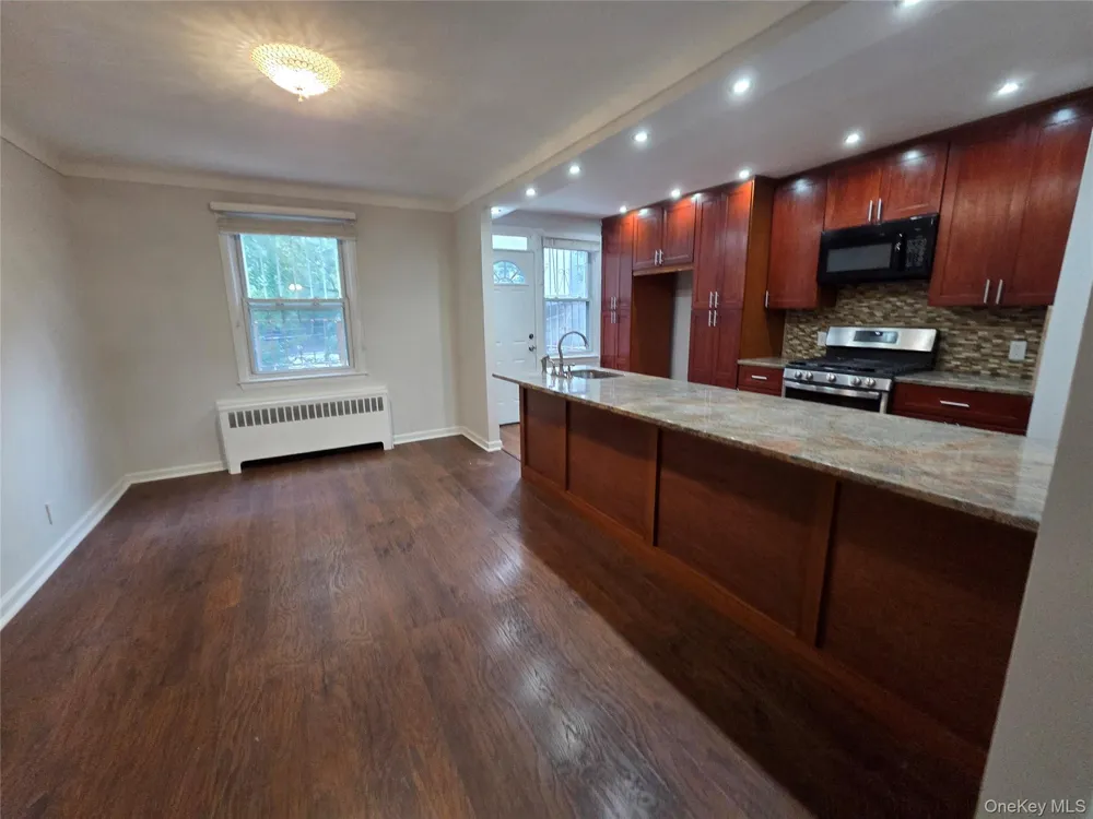 2129 Muliner Avenue Bronx, NY 10462