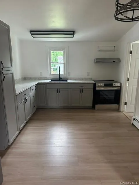 657 South Street #2 -Top Floor Newburgh, NY 12550