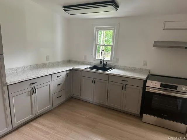 657 South Street #2 -Top Floor Newburgh, NY 12550