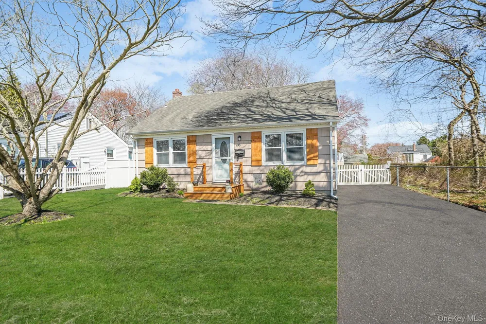 35 Thorburn Avenue Patchogue, NY 11772