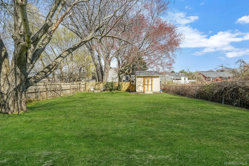 35 Thorburn Avenue Patchogue, NY 11772