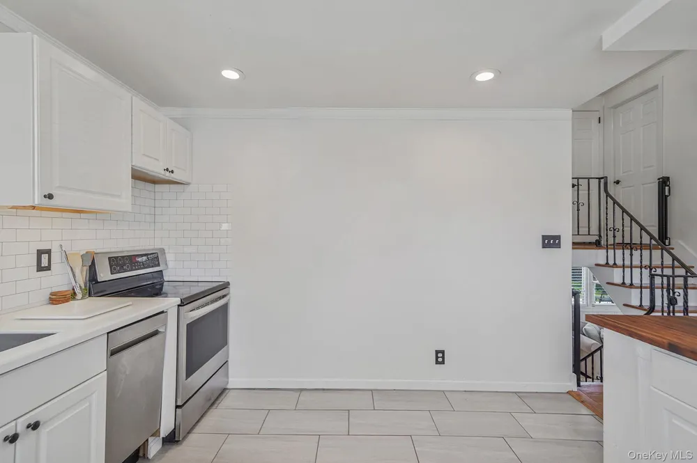 35 Thorburn Avenue Patchogue, NY 11772