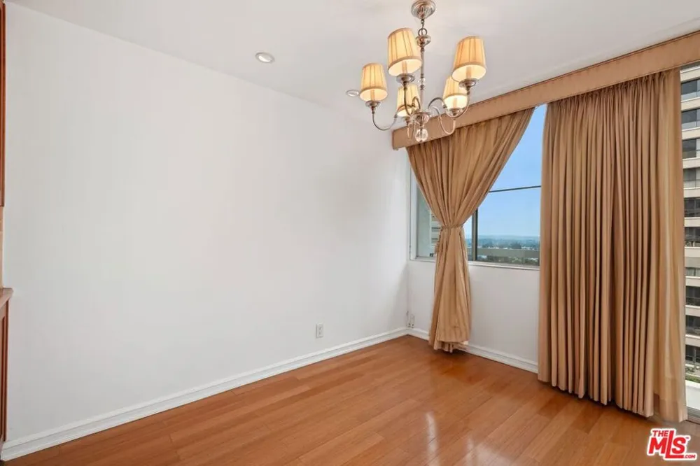 10751 WILSHIRE BOULEVARD #1002 Los Angeles, CA 90024