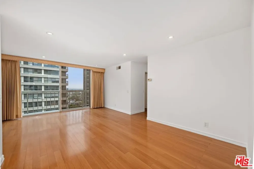 10751 WILSHIRE BOULEVARD #1002 Los Angeles, CA 90024