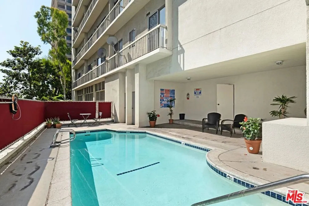 10751 WILSHIRE BOULEVARD #1002 Los Angeles, CA 90024
