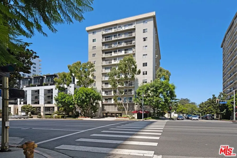 10751 WILSHIRE BOULEVARD #1002 Los Angeles, CA 90024