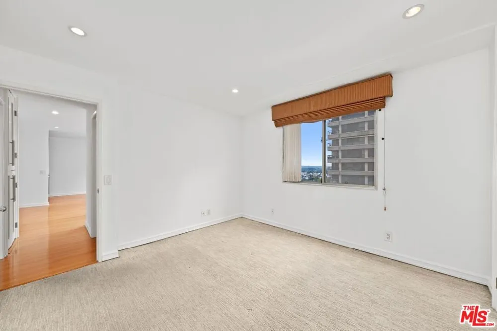 10751 WILSHIRE BOULEVARD #1002 Los Angeles, CA 90024