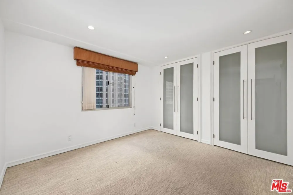 10751 WILSHIRE BOULEVARD #1002 Los Angeles, CA 90024