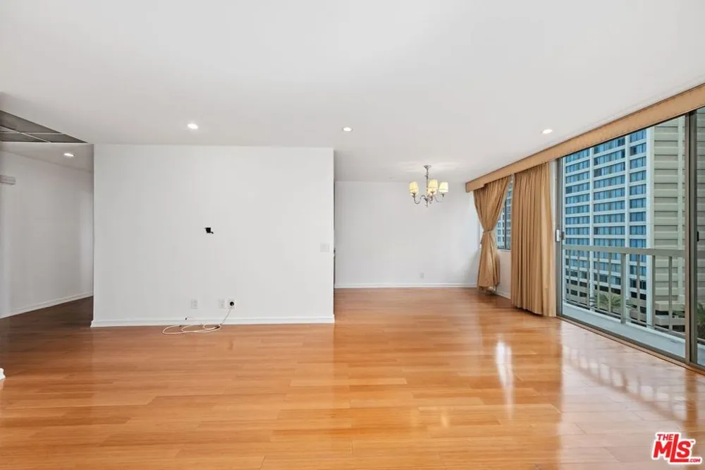 10751 WILSHIRE BOULEVARD #1002 Los Angeles, CA 90024