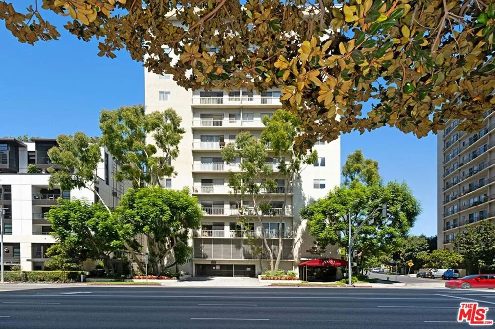 10751 WILSHIRE BOULEVARD #1002 Los Angeles, CA 90024