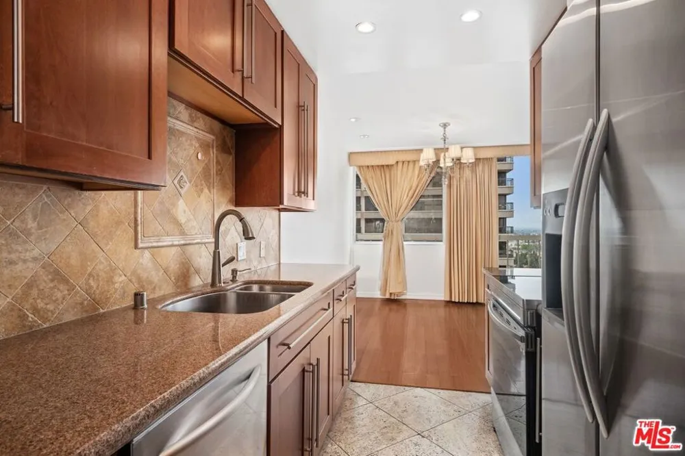 10751 WILSHIRE BOULEVARD #1002 Los Angeles, CA 90024