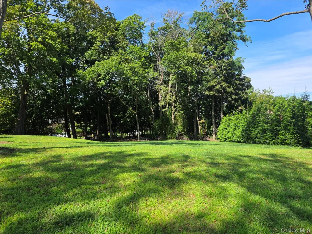 1 Gully Landing Road Miller Place, NY 11764