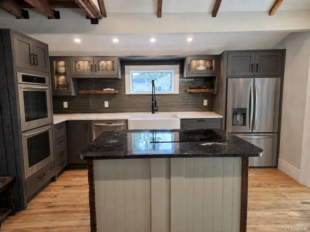 1 Gully Landing Road Miller Place, NY 11764