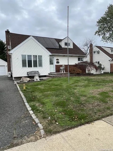 1227 Daffodil Lane