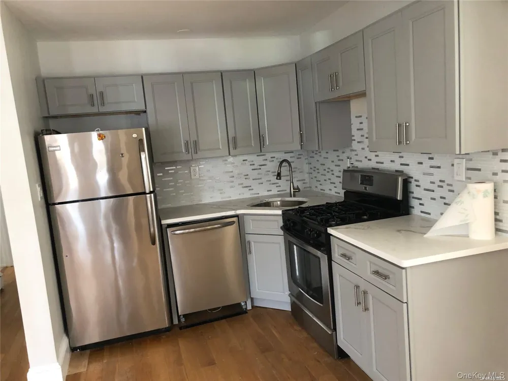 147 E Walnut Street #upper Long Beach, NY 11561