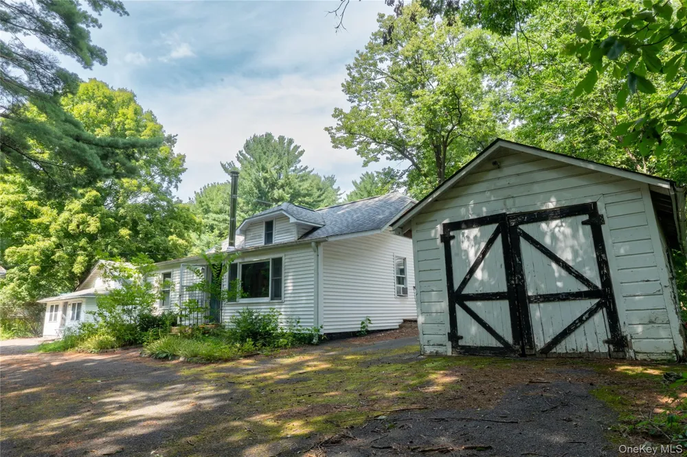 129 Gypsy Point Road Catskill, NY 12414