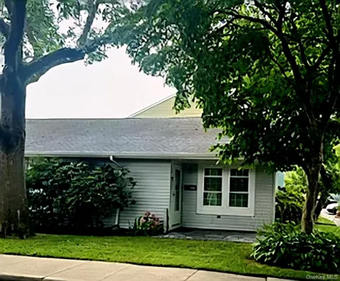 121 Whalers Cove