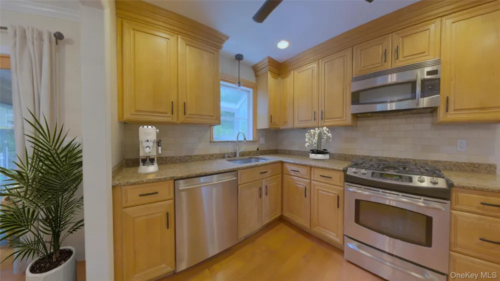 24 Dogwood Drive Scarsdale, NY 10583
