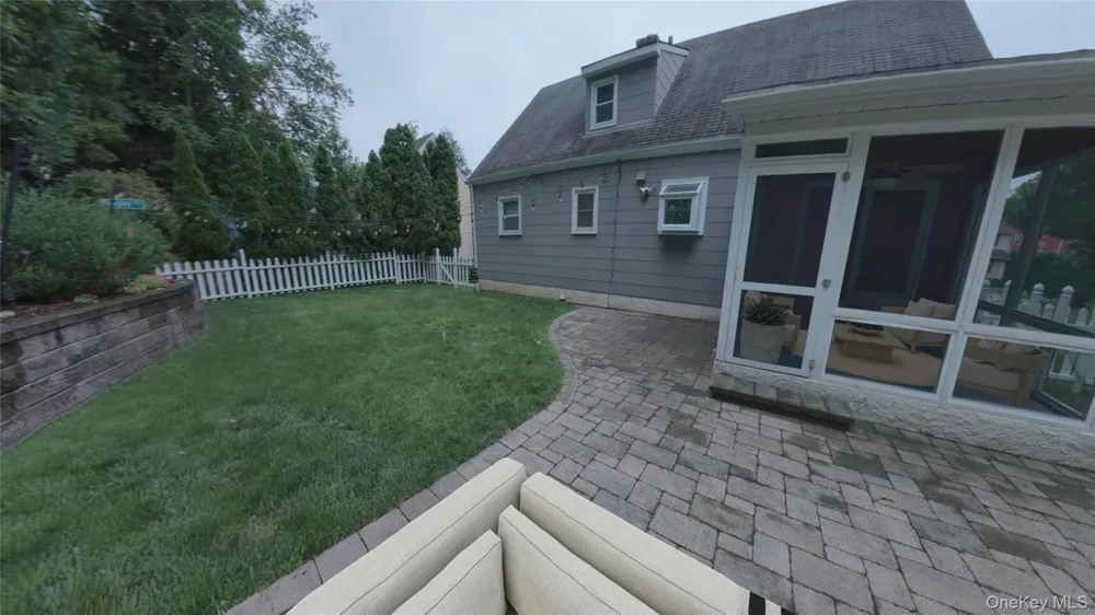 24 Dogwood Drive Scarsdale, NY 10583