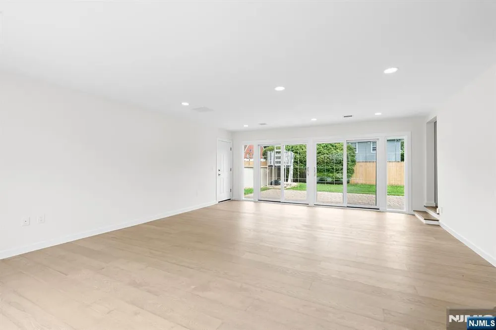2-25 Kenneth Avenue Fair Lawn, NJ 07410