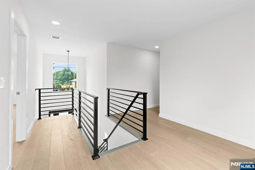 2-25 Kenneth Avenue Fair Lawn, NJ 07410