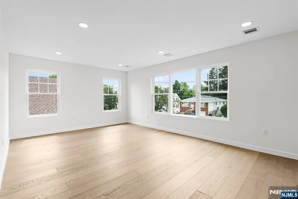 2-25 Kenneth Avenue Fair Lawn, NJ 07410