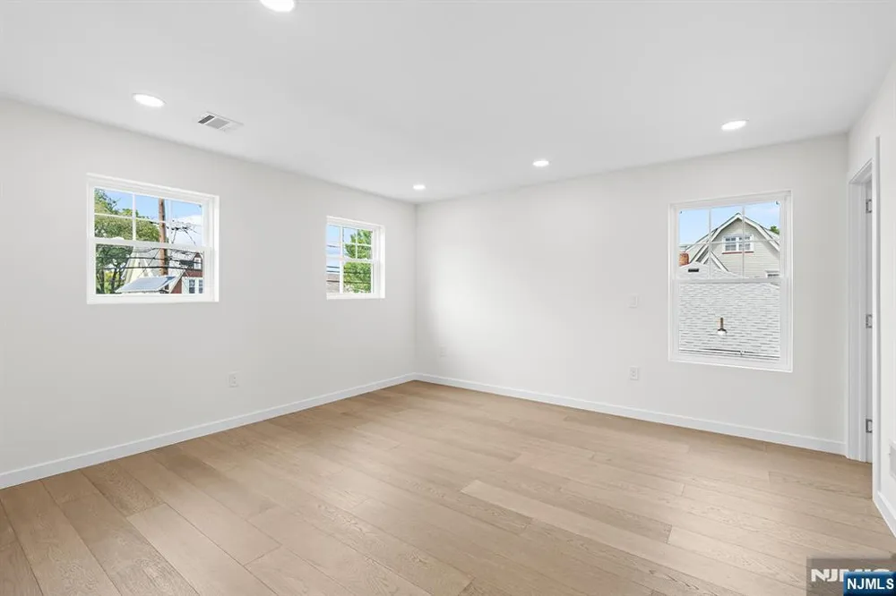 2-25 Kenneth Avenue Fair Lawn, NJ 07410