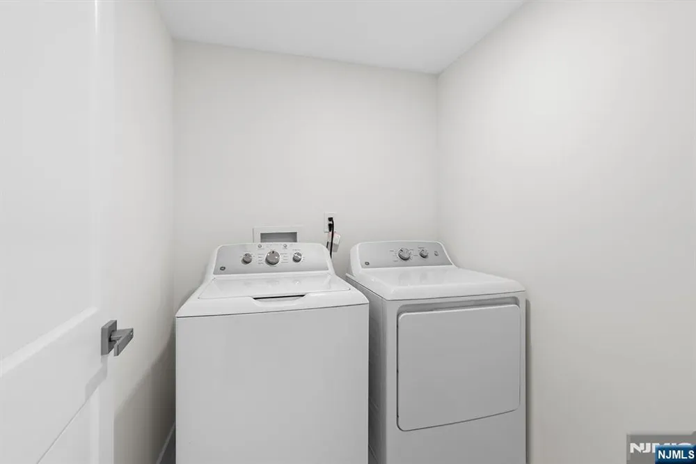 2-25 Kenneth Avenue Fair Lawn, NJ 07410