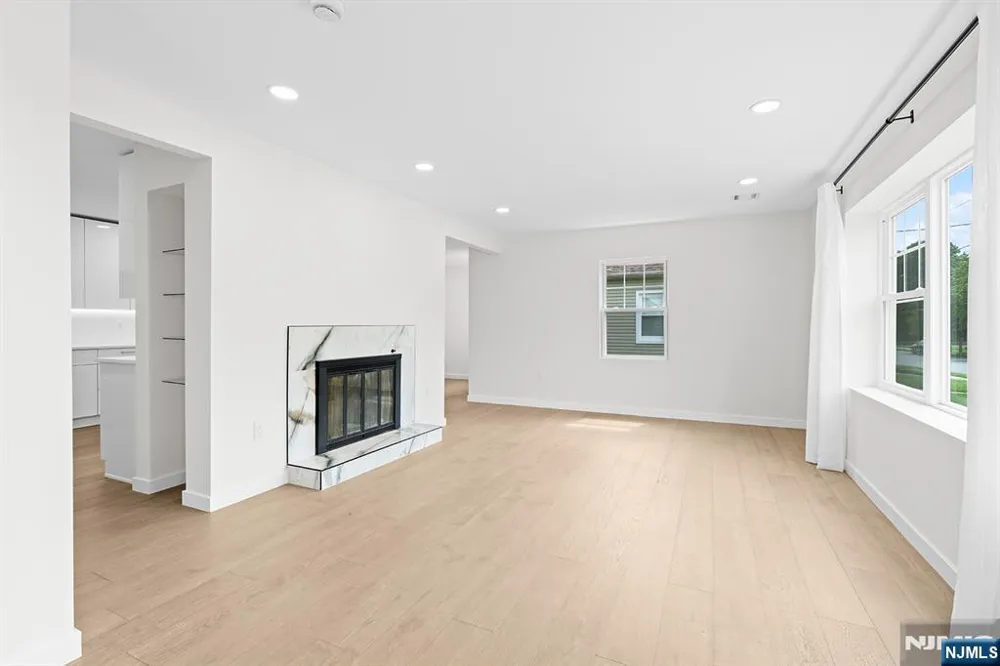2-25 Kenneth Avenue Fair Lawn, NJ 07410
