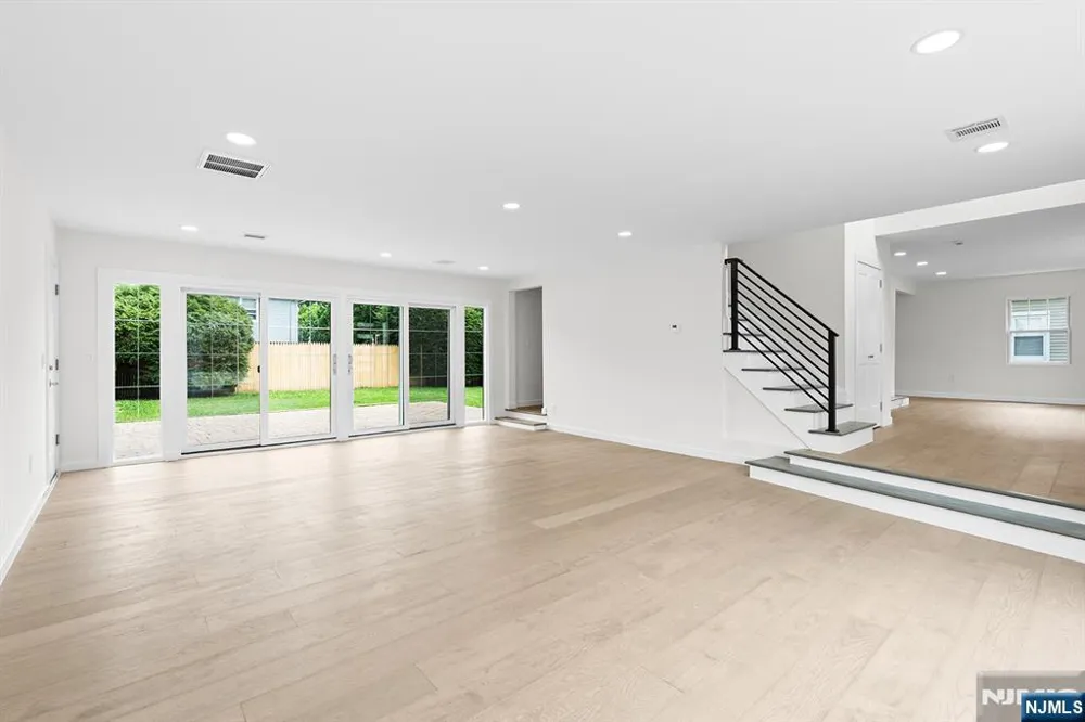2-25 Kenneth Avenue Fair Lawn, NJ 07410