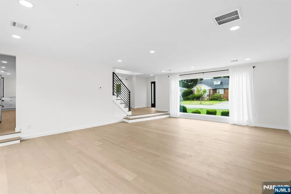 2-25 Kenneth Avenue Fair Lawn, NJ 07410