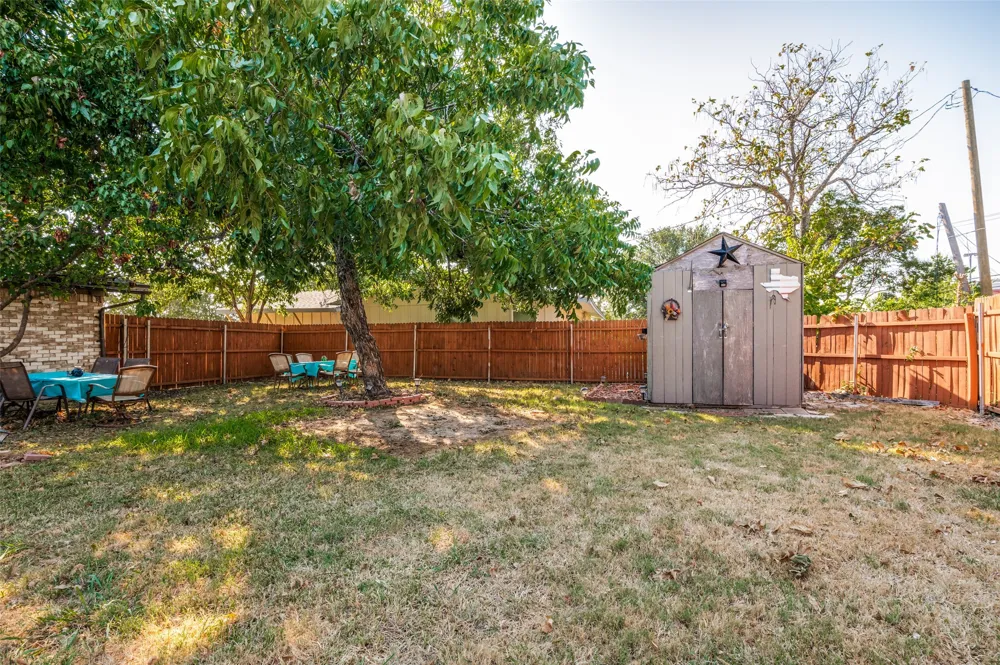 3802 Yellowstone Street Irving, TX 75062
