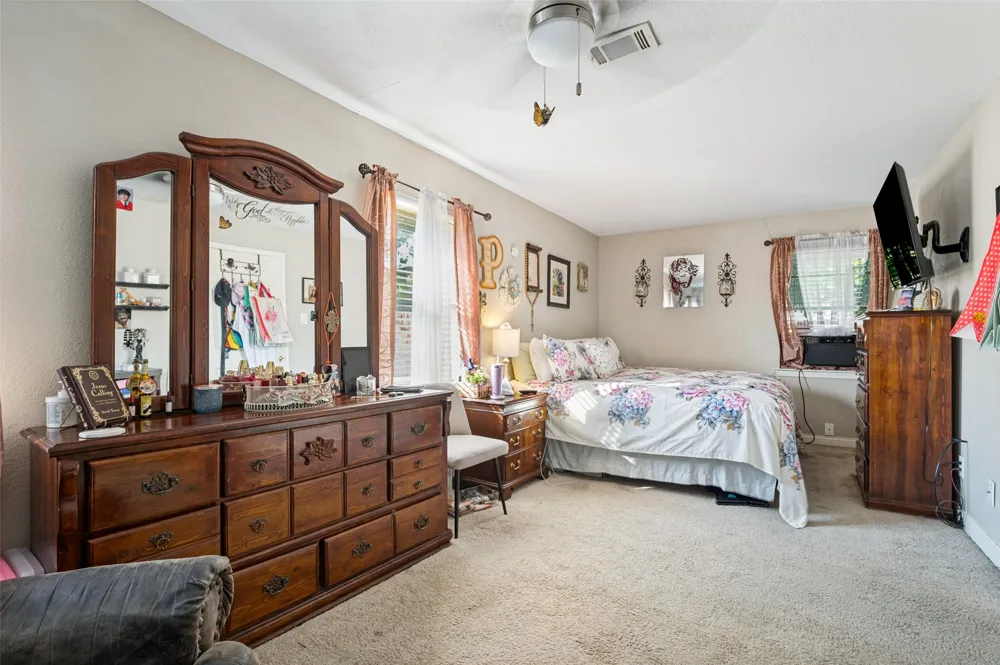 3802 Yellowstone Street Irving, TX 75062