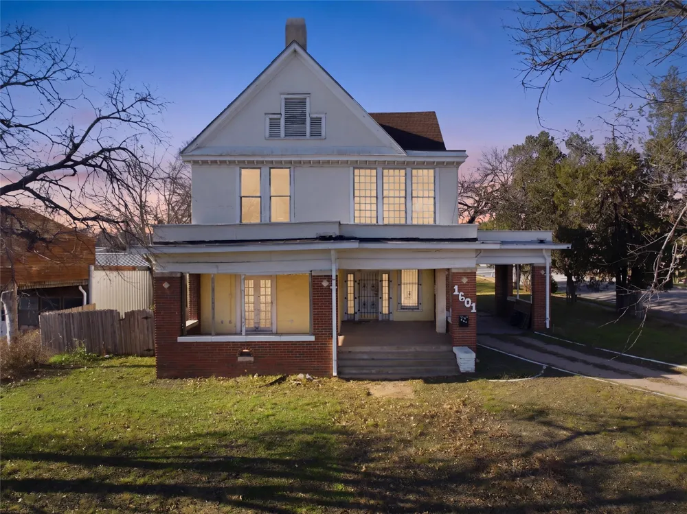 1601 Columbus Avenue Waco, TX 76701