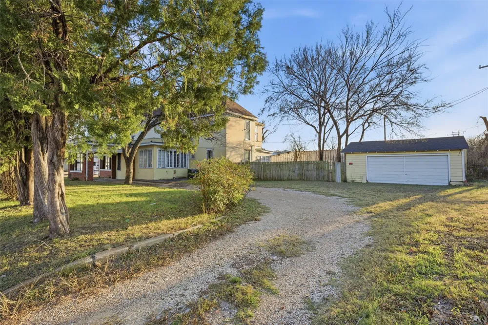 1601 Columbus Avenue Waco, TX 76701