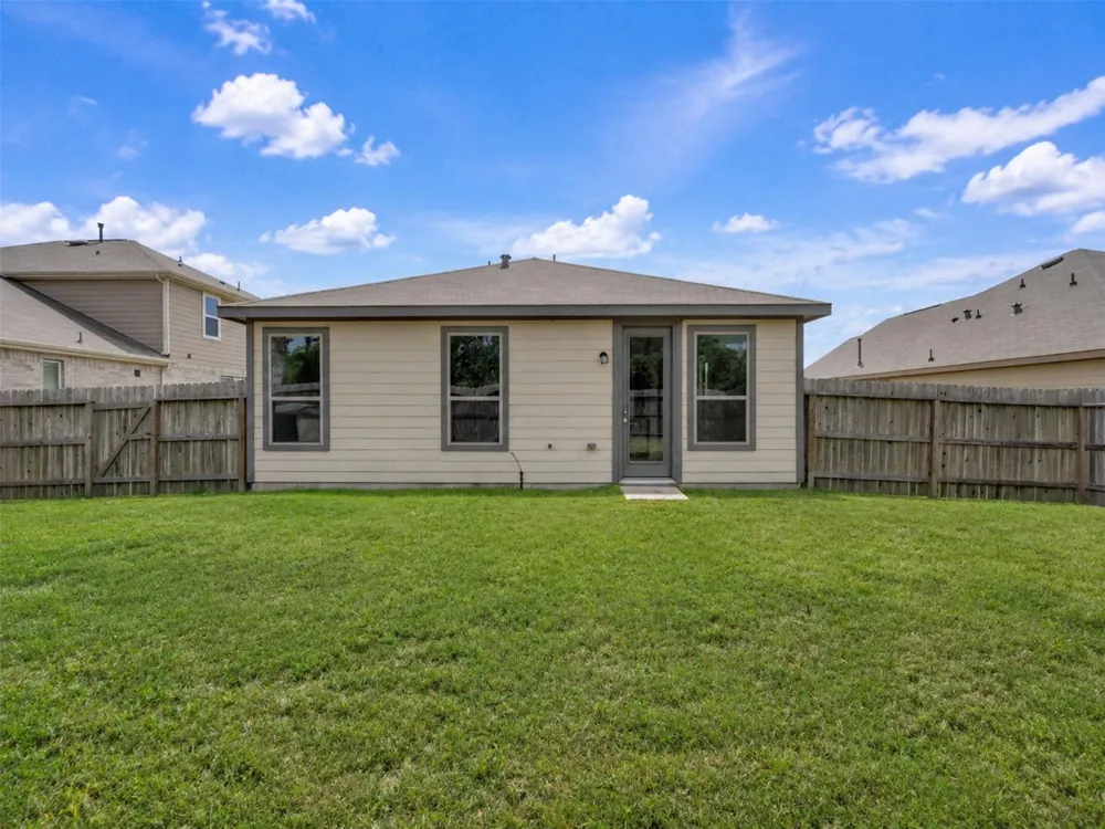 6011 Whitewing Road Rosenberg, TX 77469