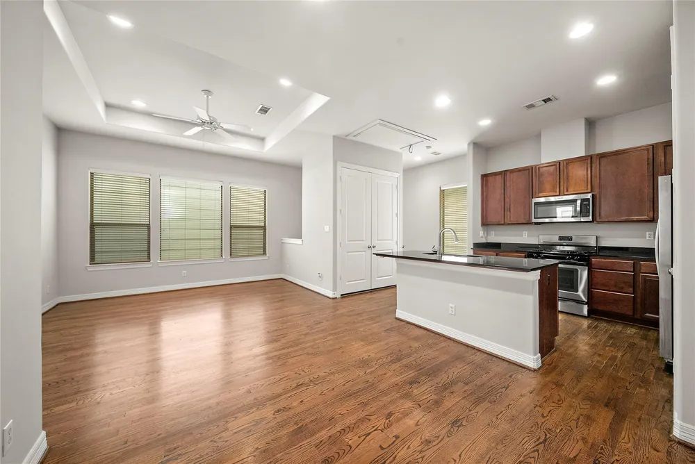 3848 Center Street Houston, TX 77007