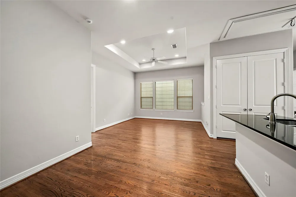 3848 Center Street Houston, TX 77007