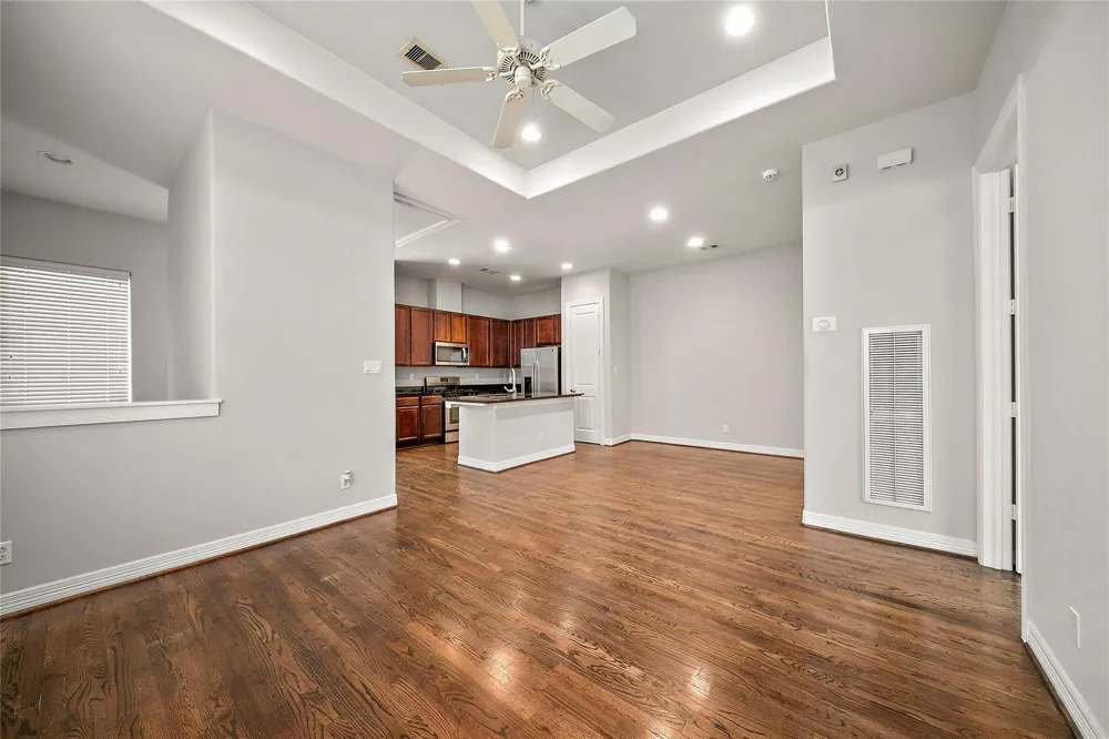 3848 Center Street Houston, TX 77007