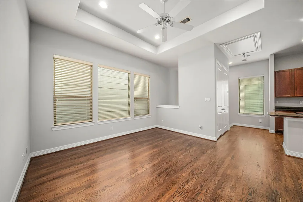 3848 Center Street Houston, TX 77007