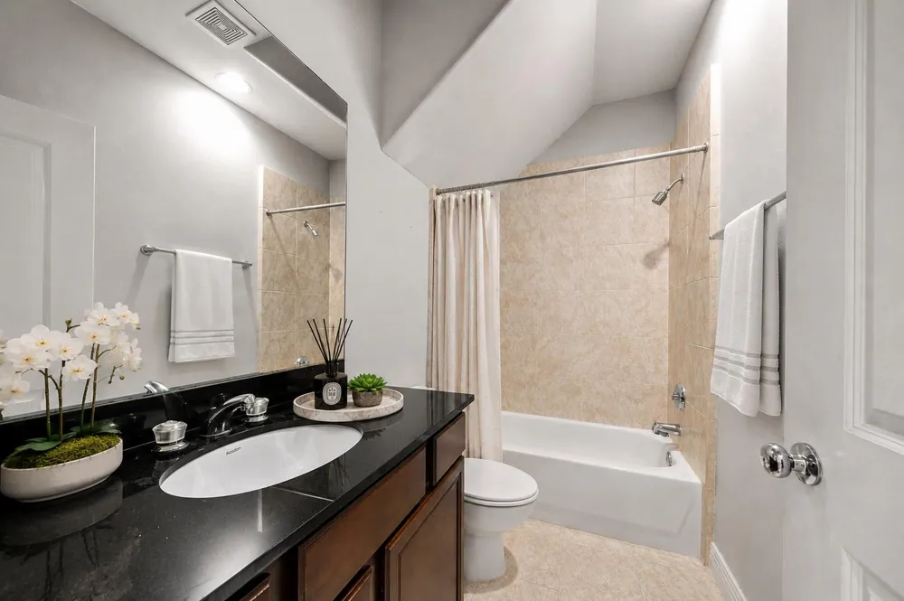 3848 Center Street Houston, TX 77007