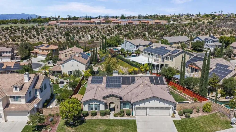 33982 Baystone Street Temecula, CA 92592