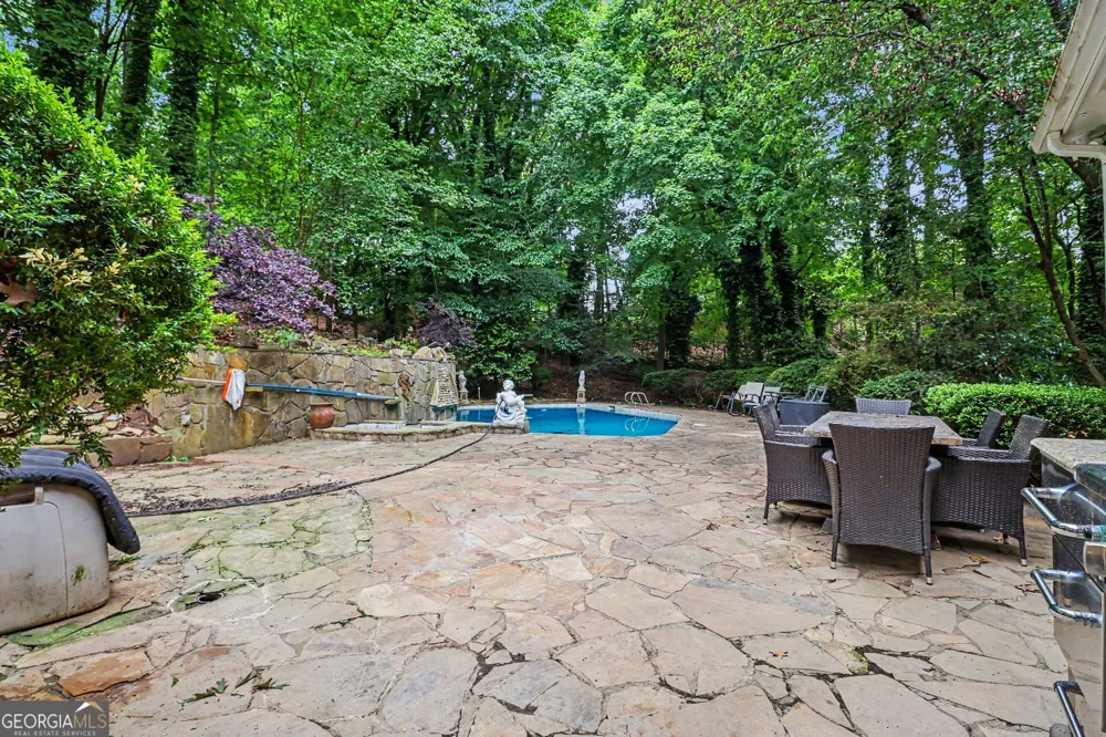 590 Valley Hall DR Atlanta, GA 30350